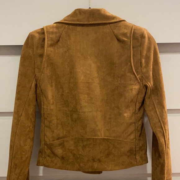 Lulu’s suede jacket - Picture 3 of 3